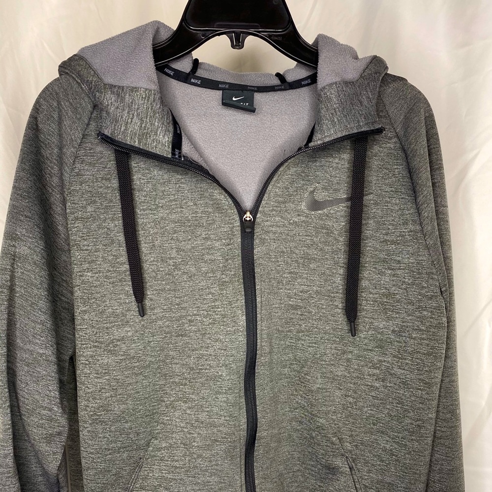 Nike pro dri fit winter hoodie